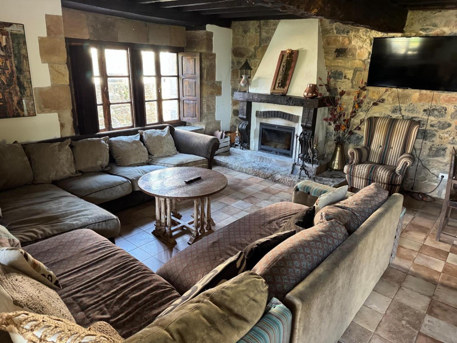Espectacular Casa Rural En Castaneda Socobio Extérieur photo
